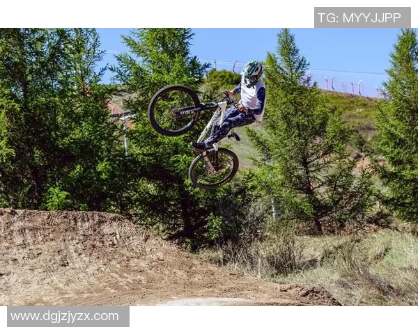 南京极限运动队力量争议引发热议运动员安全与竞技精神的双重考验 南京极限运动队力量争议引发热议运动员安全与竞技精神的双重考验